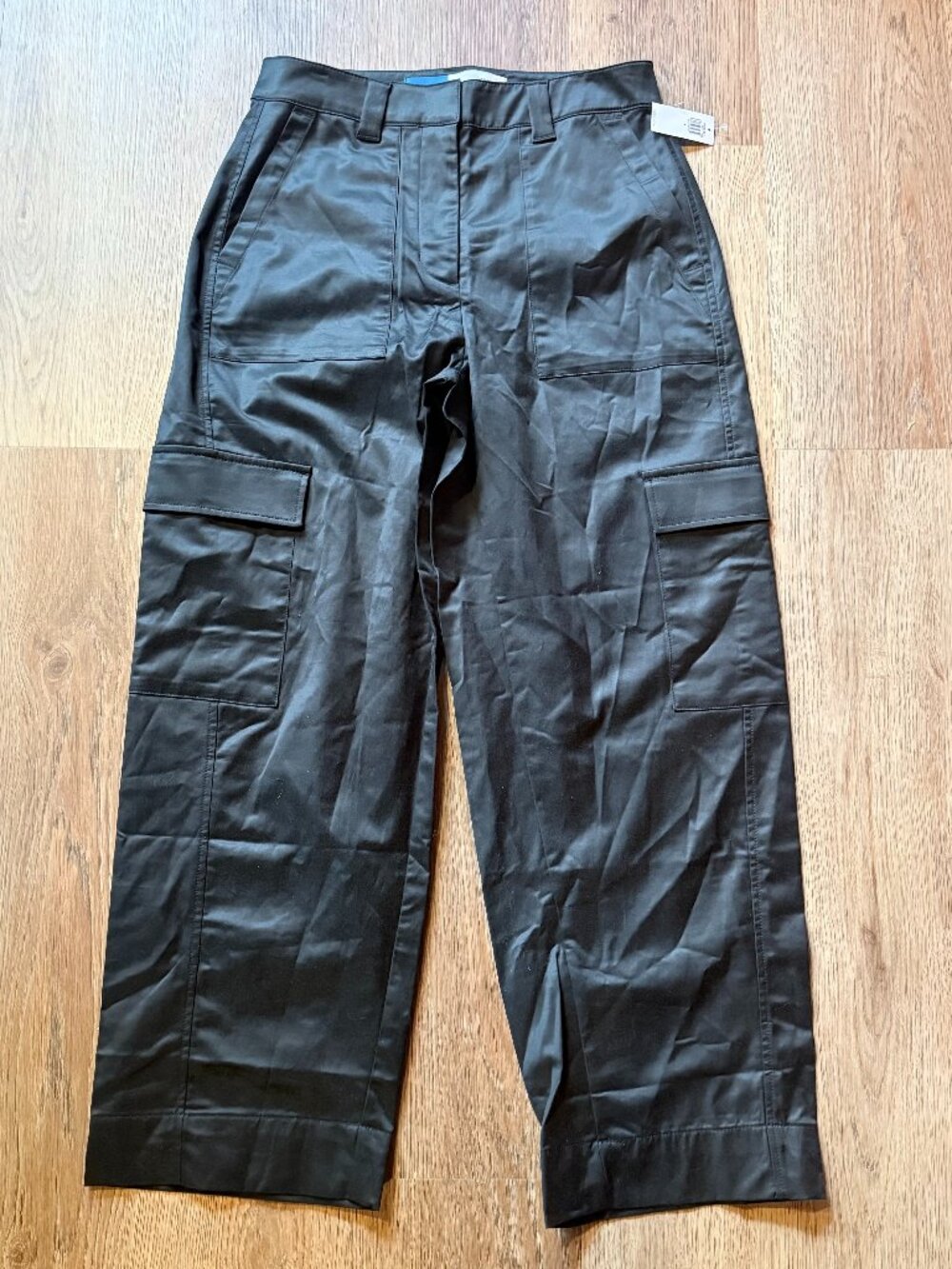 BNWT Black Old Navy Super High-Rise Cargo Pants Size 4